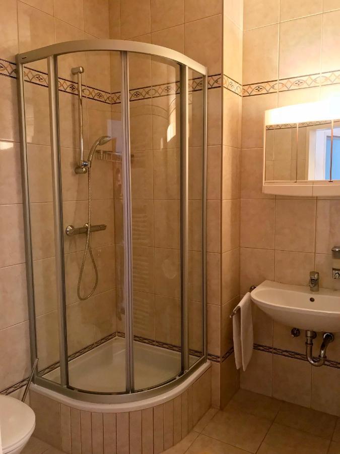 Privatzimmer Familie Schwarz Вена Экстерьер фото